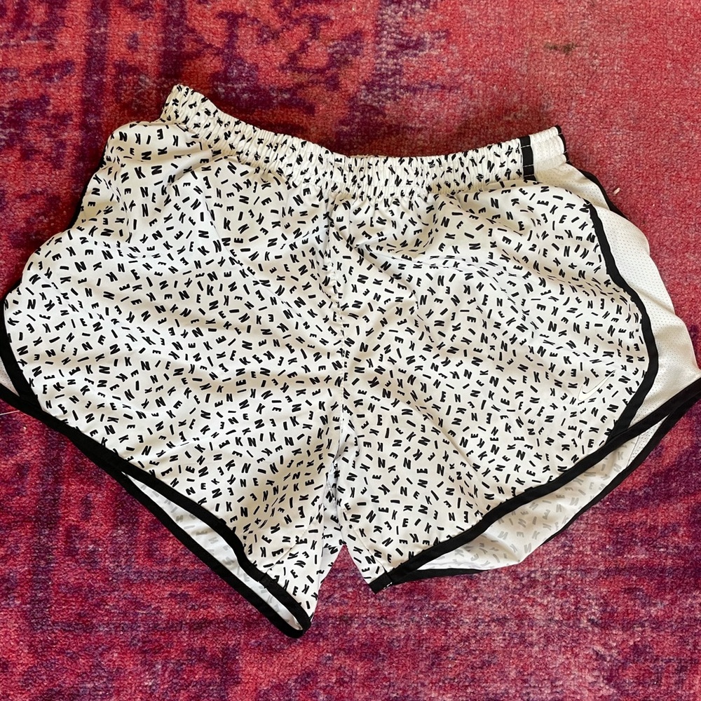 Nike girls DRY-fit tempo shorts size L